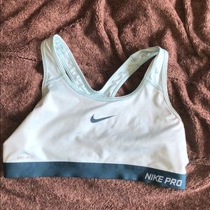 Nike pro dri-fit sports bra